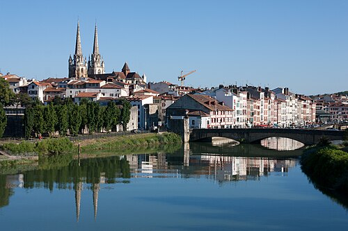 Private transfer service to Biarritz Airport Transfer to Bayonne