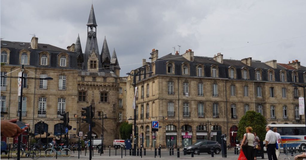Private transfer service to Biarritz Airport Transfer to Bordeaux Airport